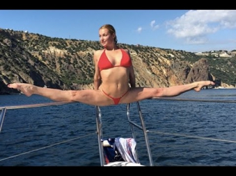 Анастасия Волочкова раздвинула ноги в Крыму (03.07.2015)