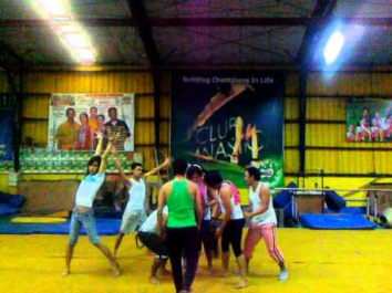 sfazhiva (the pole dancer) with parradoxx dancer rehersal for talentadong pinoy finals