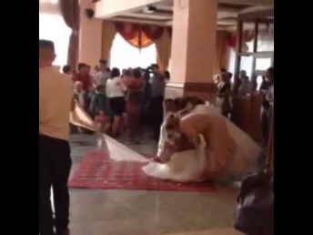Тойда сәлем берген келін