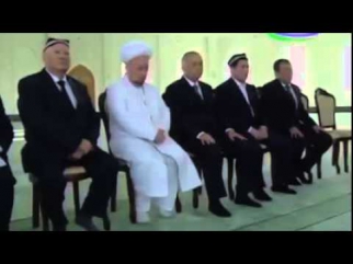 Ислом Каримов Минор масжиди очилишида куръон тиловатидалар.