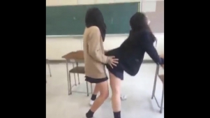 Okulda Coşan Japon Kızlar ( 2016 İzle )