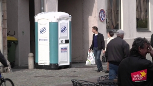 Skrita kamera in Željkićev seks v WC-ju.