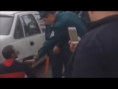 Узбек ДАН ходимлари билан талашяпти. 2015*