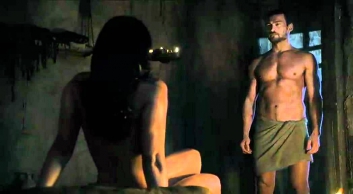 Spartacus Ep9 #1 - Scena sesso Lucrezia con Batiato e Mira con Spartacus