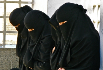 Hicab altında fahişelik - İslam ve Şeriete iddia eden iran adlanan yer