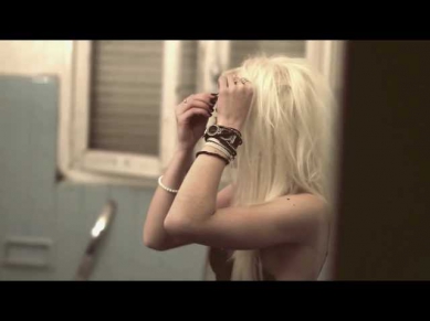 Kinnie Lane - Ne m'attends pas (Official Music Video)