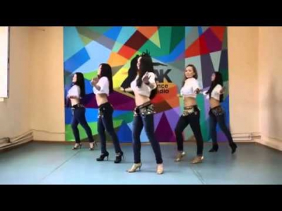 Девушки танцует КЛАССНО на Восточный танец