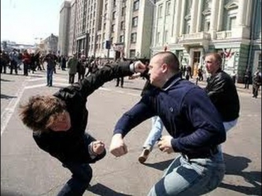 Кавказцы против Байкеров !!! Месиво с битами из за девушки !!!